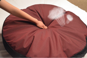 Phase change cooling bedding for dogs